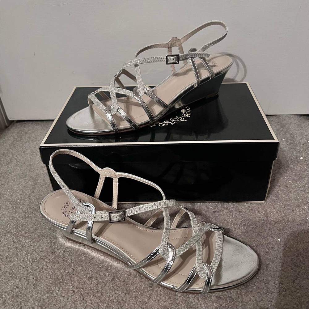 I.MILLER Women’s Silver Glitter Low-Wedge Heels/Sandals